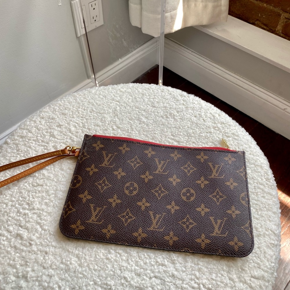Louis Vuitton Neverfull Pochette